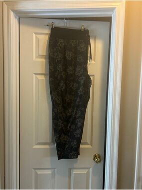 Athleta Trekkie North printed jogger, new 24